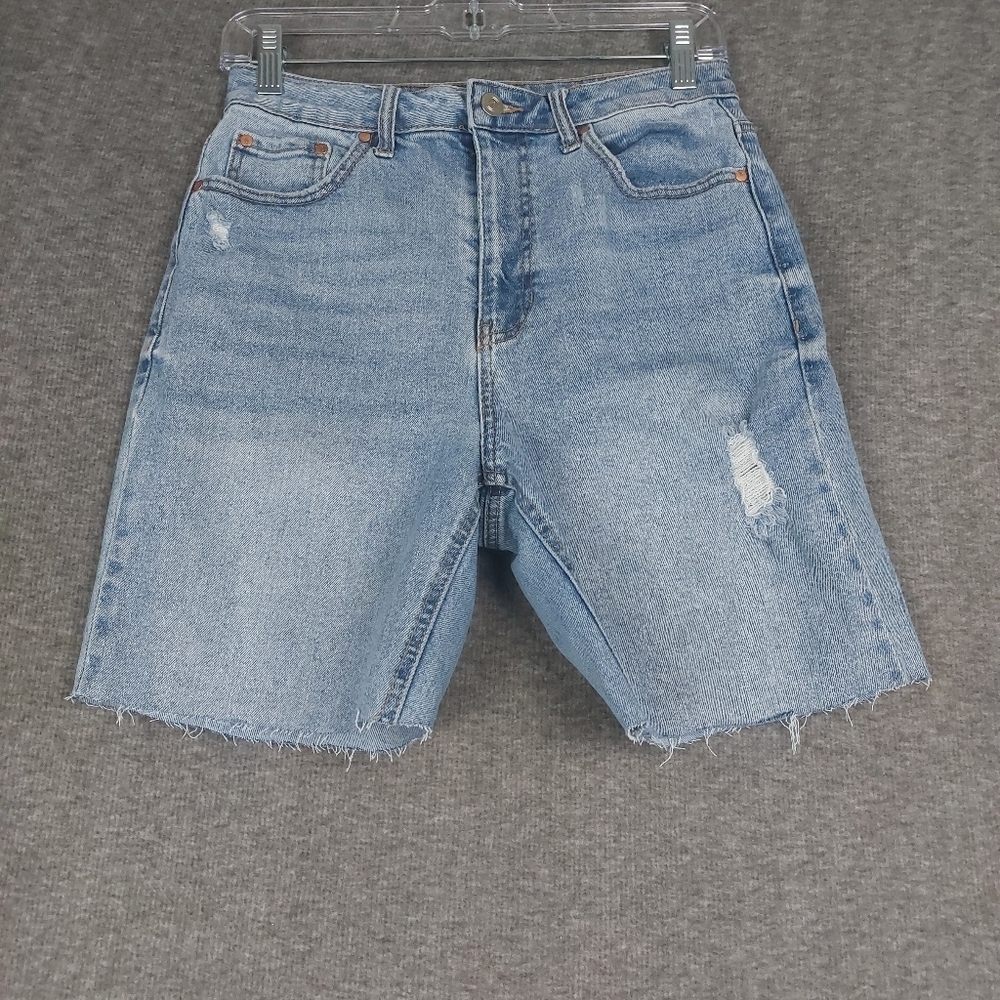 AND NOW THIS JEANS WOMENS BLUE LIGHT WASH CUT OFF DISTRESSED BERMUDA SHORTS 28